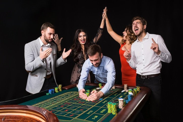 b772 Baccarat & Roulette Tables